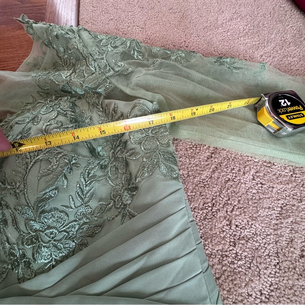 Miss Veil mint green lace and chiffon floor-length formal gown size 12 - Picture 14 of 16